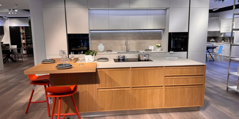 VENETA CUCINE - SAKURA/ICONICA