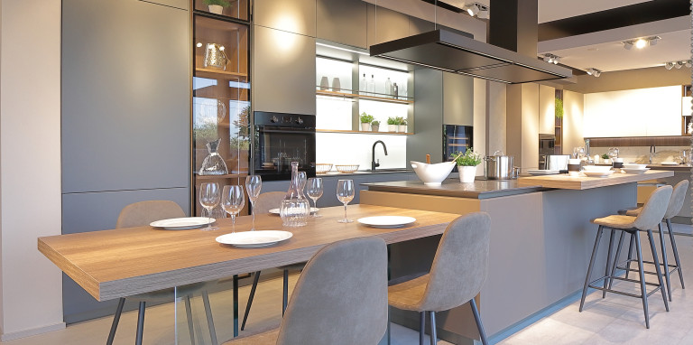 LOUNGE LACCATO + VETRO