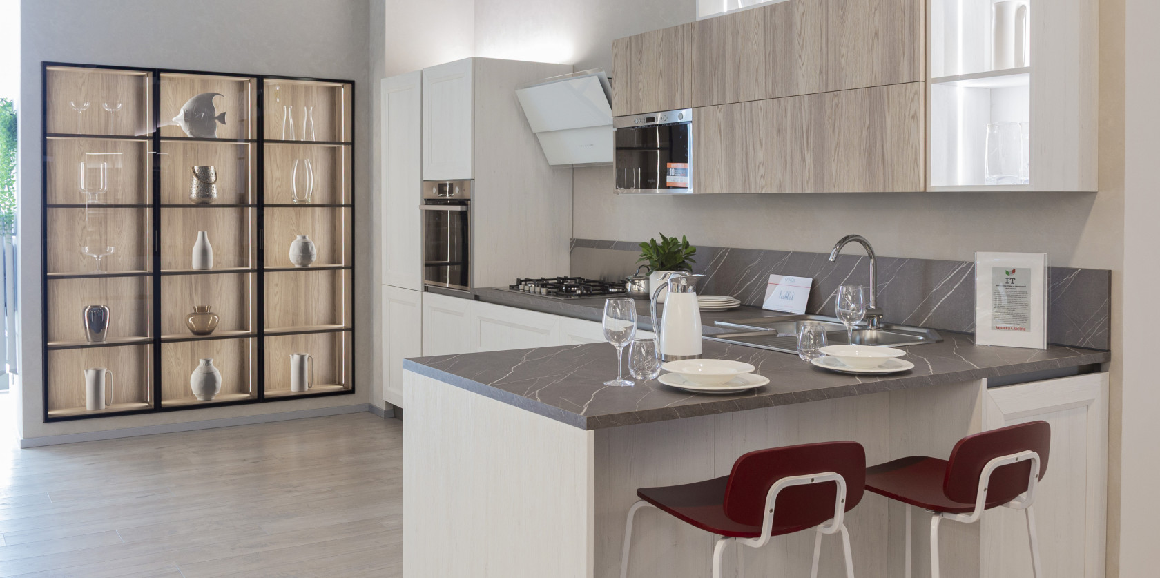 Tablet bianca e legno 