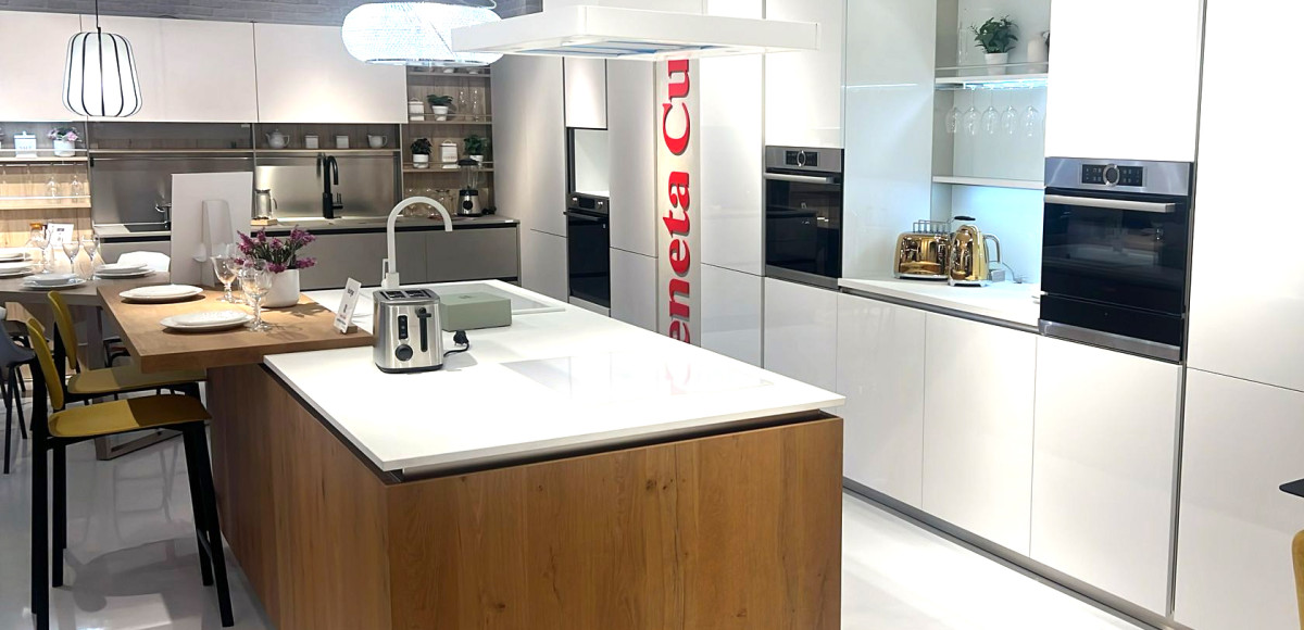 Lounge laccata bianca