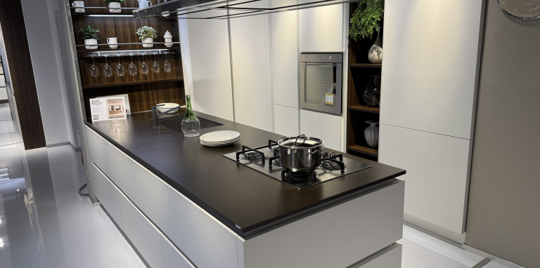 VENETA CUCINE mod. OYSTER J