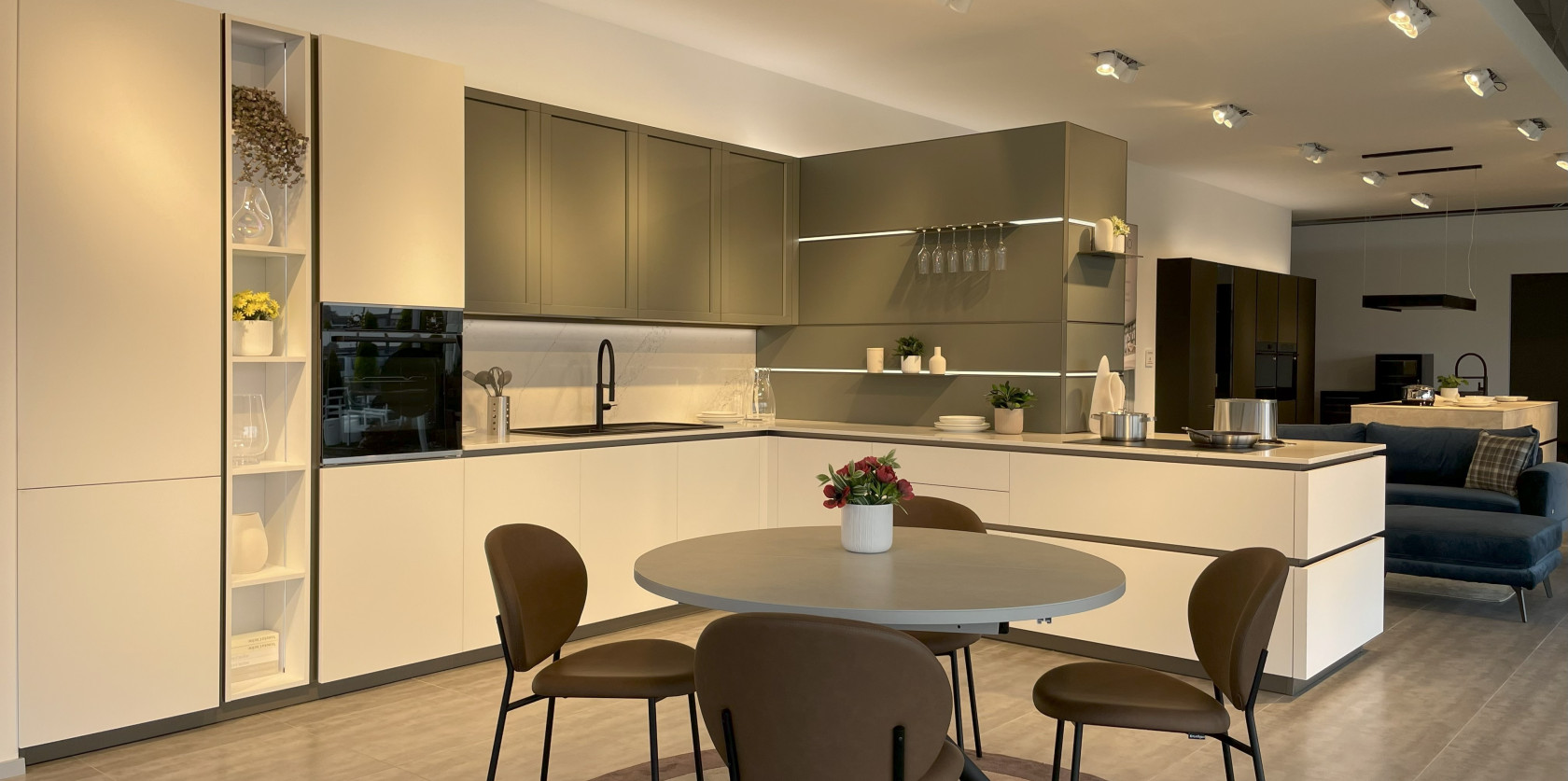 Veneta Cucine - Modello Lounge e Convivio