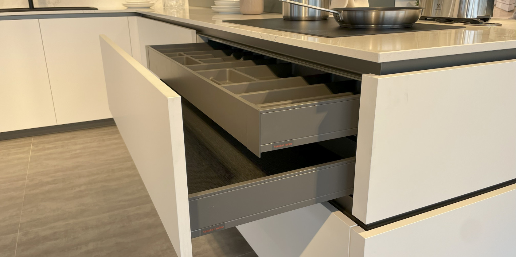 Veneta Cucine - Modello Lounge e Convivio