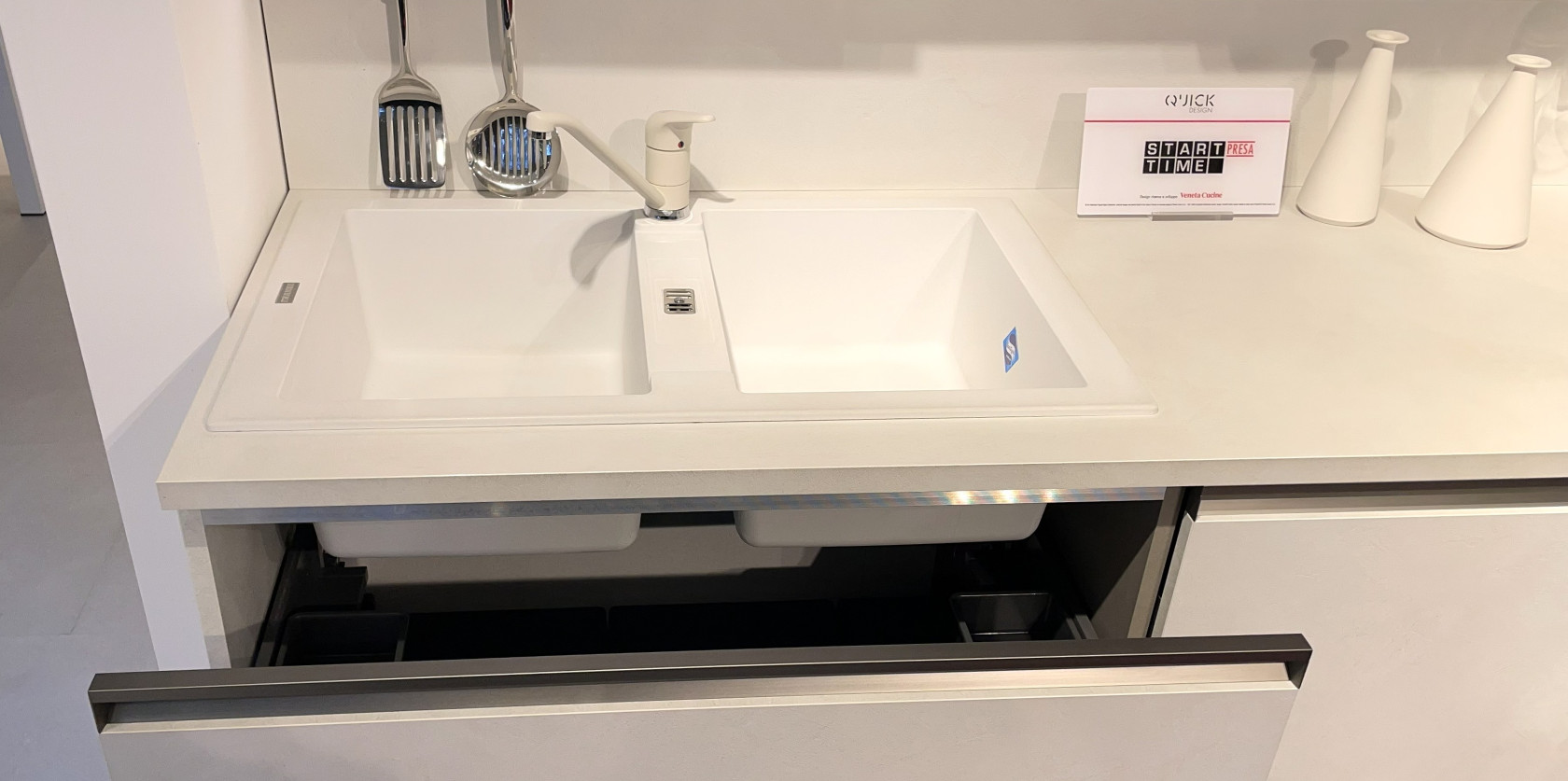 Veneta Cucine - modello Start Time Presa